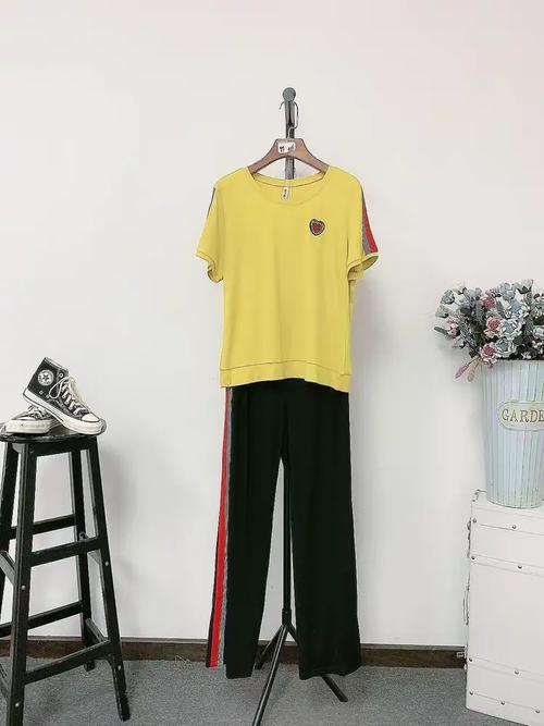 純棉舒適休閑服裝火爆上新，工廠跑量價助力品牌折扣批發(fā)新機遇